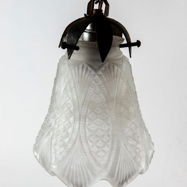 מנורת תקרה, אהיל Pressed Glass בדוגמת עלים