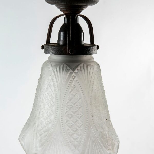 מנורת תקרה ארט נובו, אהיל Pressed Glass
