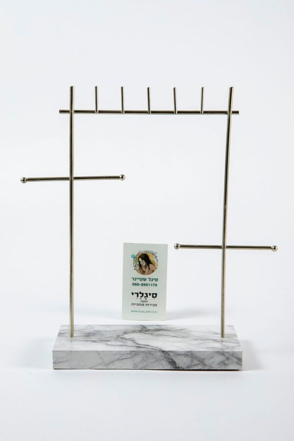 מתלה לתכשיטים, בסיס עץ